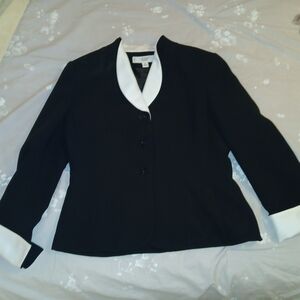 Le Suit Classic Black Blazer with White Accents and Pencil Skirt